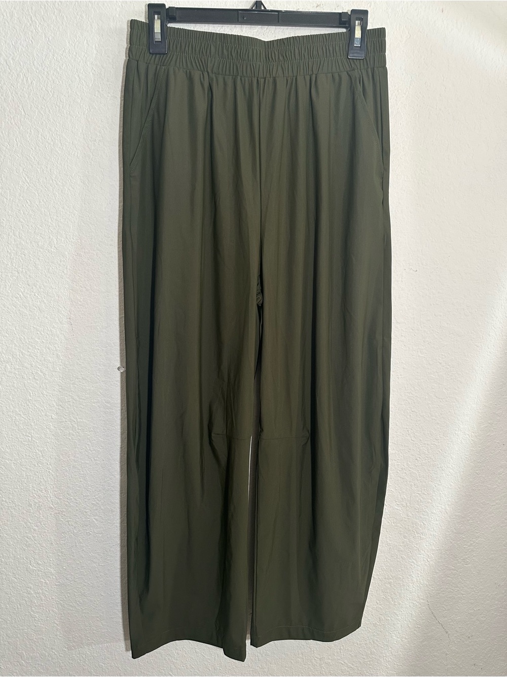 NWT Amazon Green Casual Elastic Waistband Cropped 25" Inseam Lounge Pants Size M